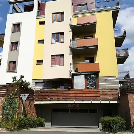 Appartement Studioapartment Hostivar With Terrace And Private Parking Praag