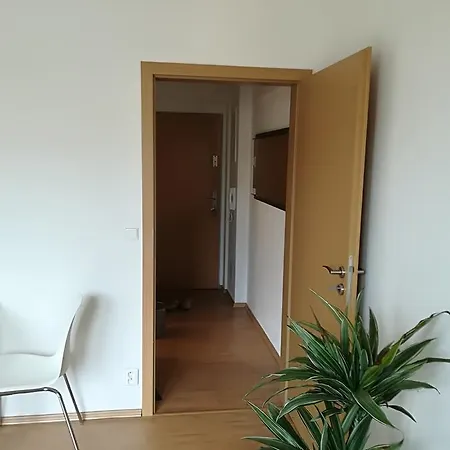 Studioapartment Hostivar With Terrace And Private Parking